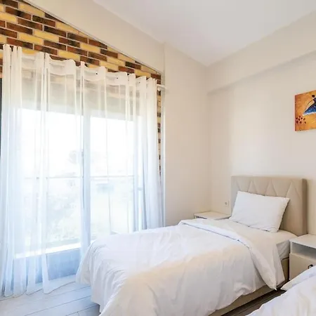 Cesme'de Genis Bahceli, Modern Villa-awz108 *