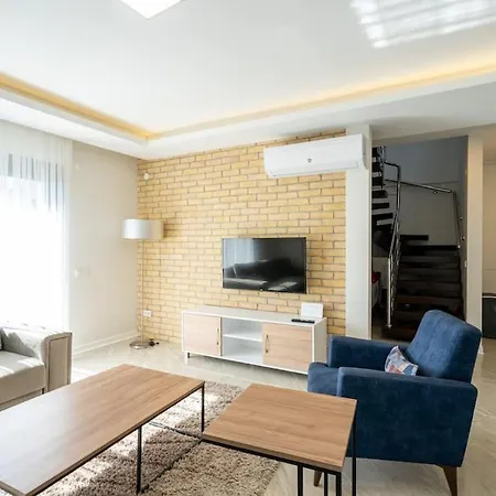 Cesme'de Genis Bahceli, Modern Villa-awz108 *